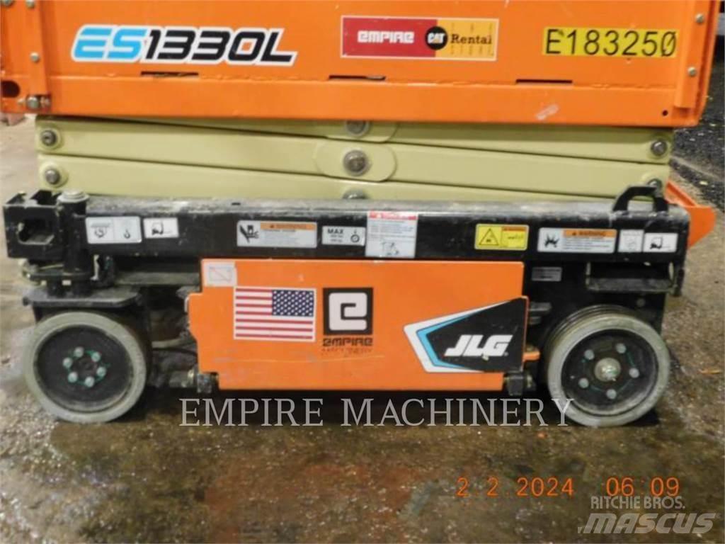 JLG ES1330L Gelenkteleskoparbeitsbühnen