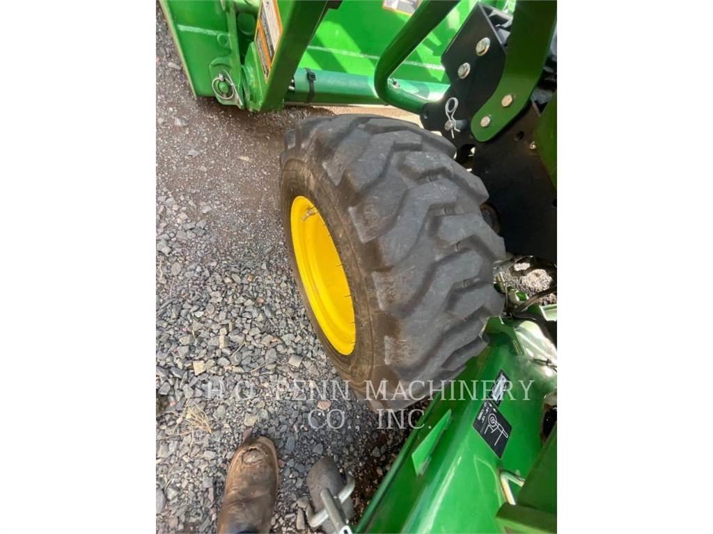 John Deere 2025R Traktoren