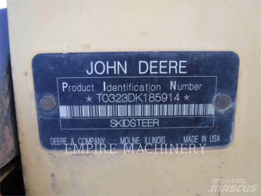 John Deere 323D Kompaktlader