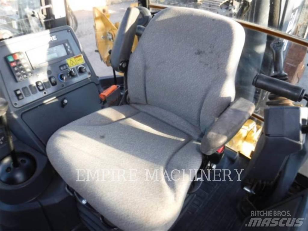 John Deere 410L Baggerlader