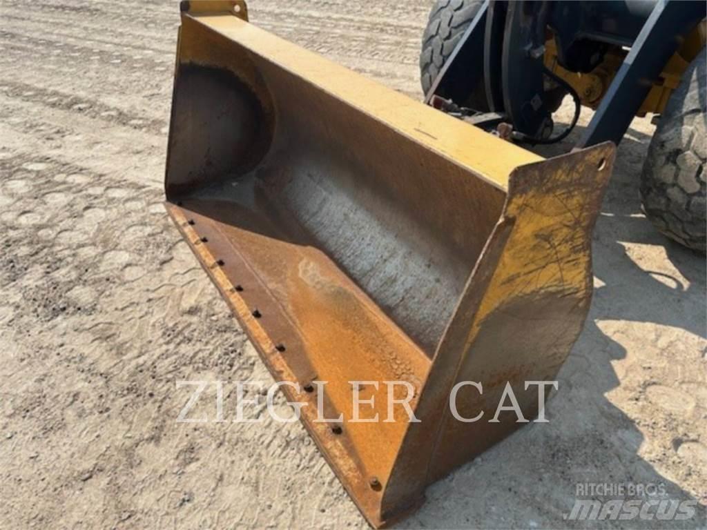 John Deere & CO. 304L Radlader