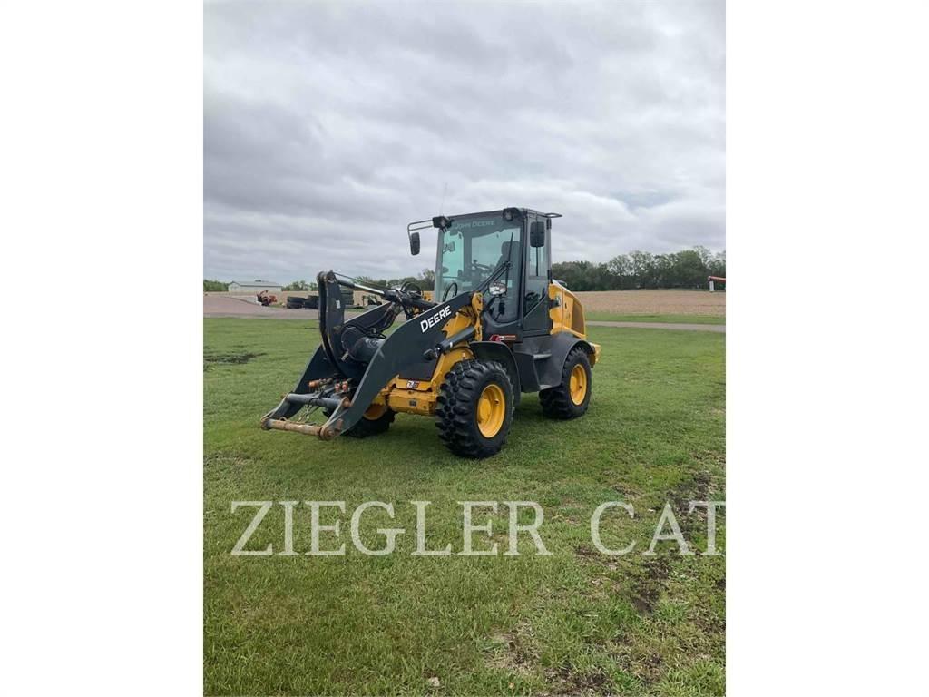 John Deere & CO. 324L Radlader