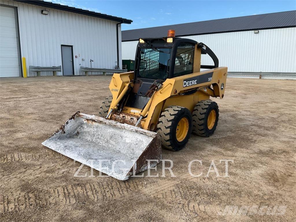John Deere & CO. 325_AO Kompaktlader