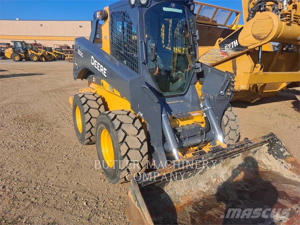 John Deere & CO. 332G Kompaktlader