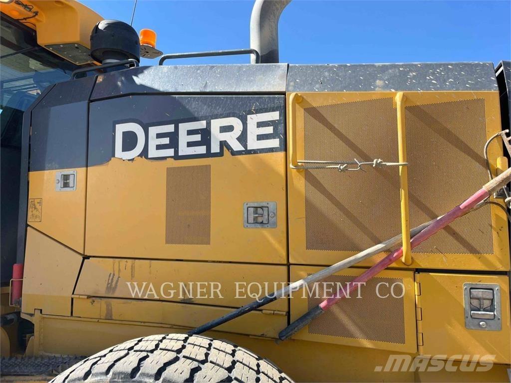 John Deere & CO. 772G AWD Grader