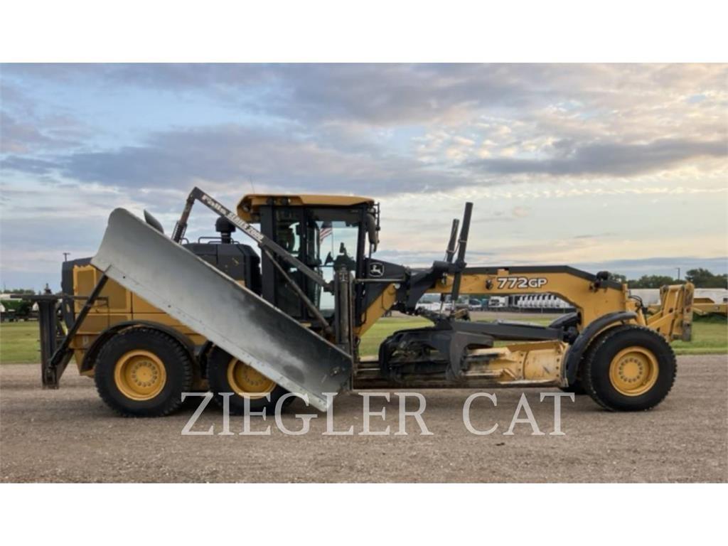 John Deere & CO. 772GP Grader