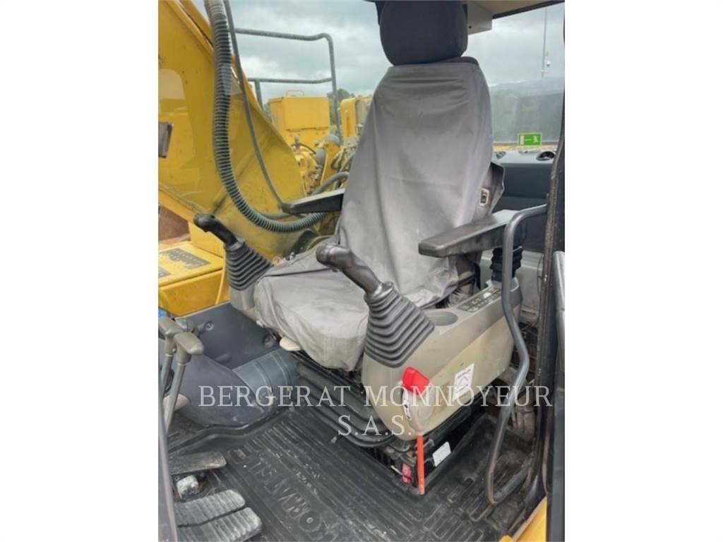 Komatsu HB215 Raupenbagger