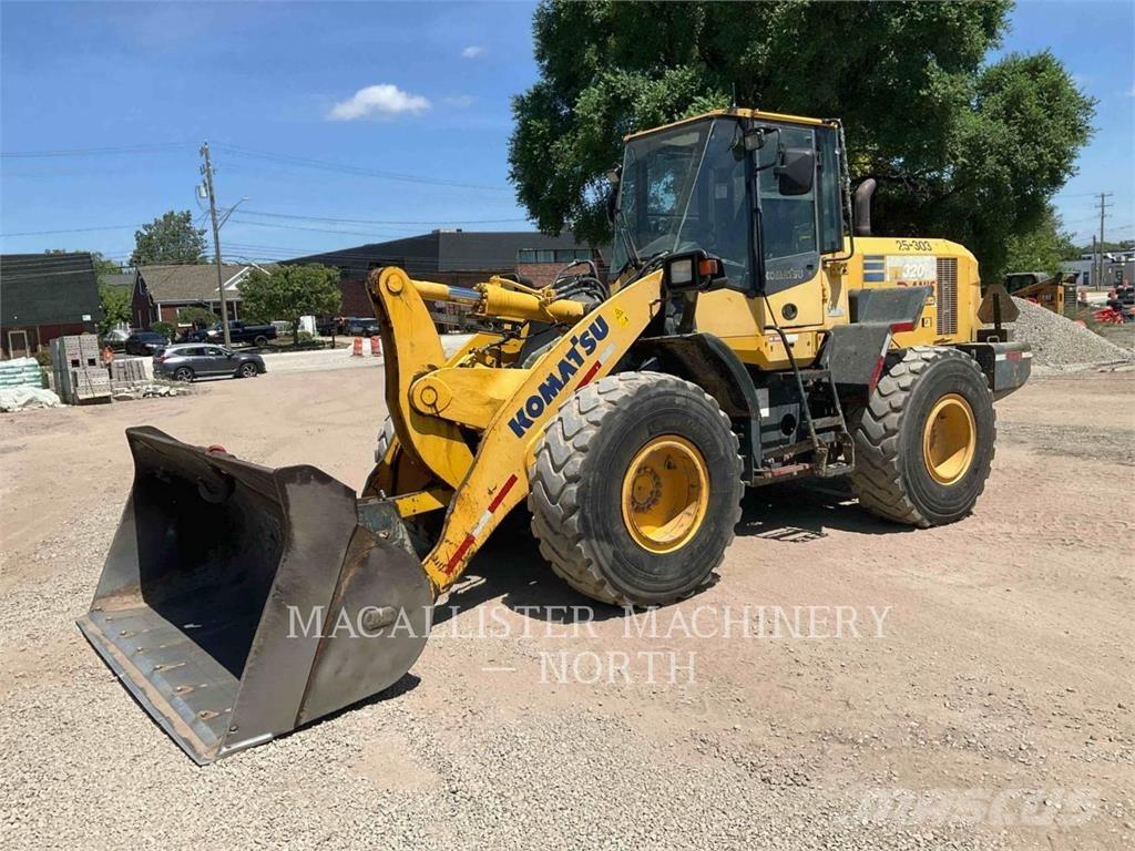 Komatsu WA320-7 Radlader