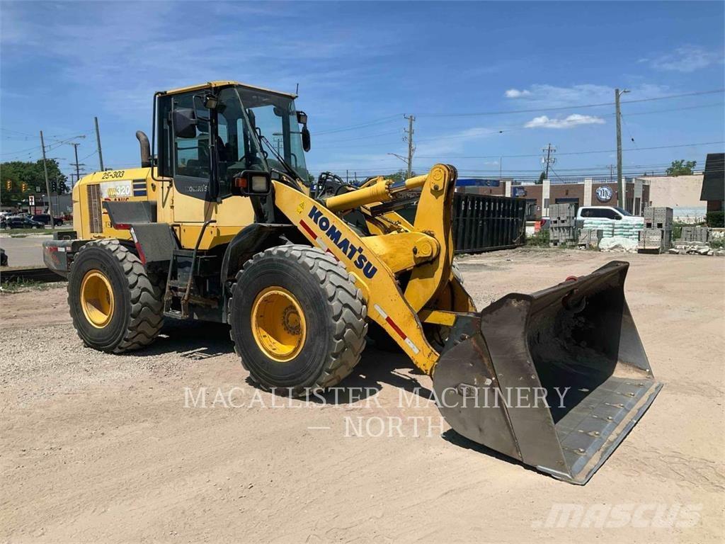 Komatsu WA320-7 Radlader