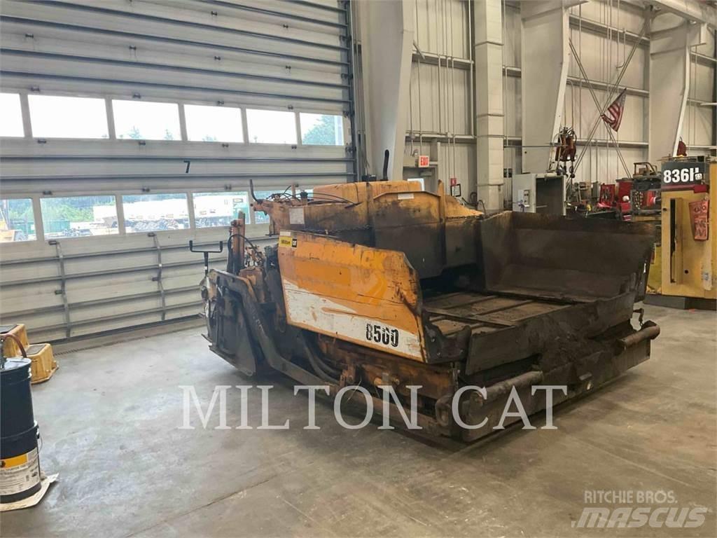 LeeBoy L8500T Strassenfertiger