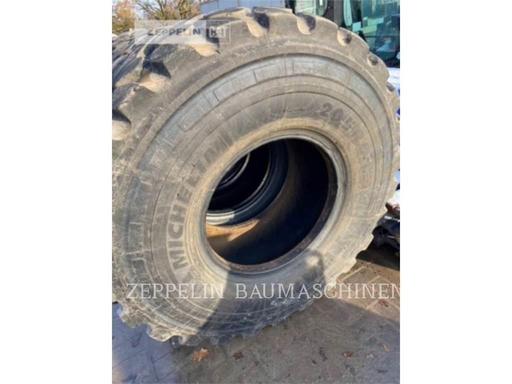 Michelin 4X 20.5R25XHA Reifen