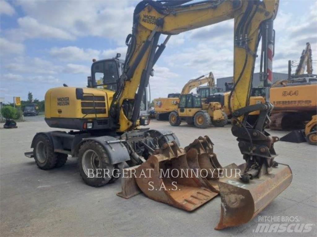 Neuson EW100 Mobilbagger