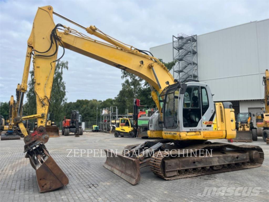 New Holland E235 Raupenbagger