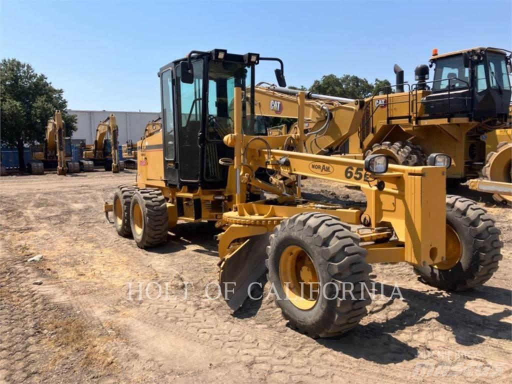 Noram 65E Grader