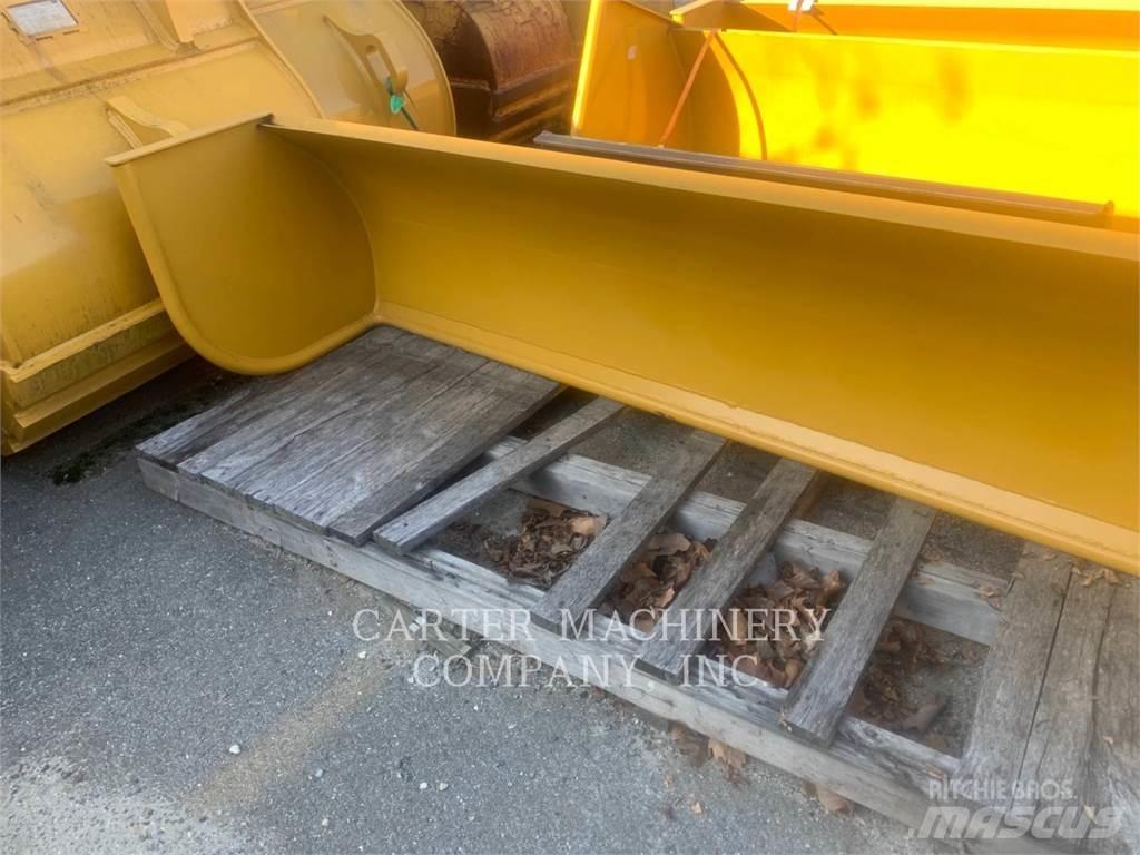 Protec SNOW TURF PUSHER Schneefräse