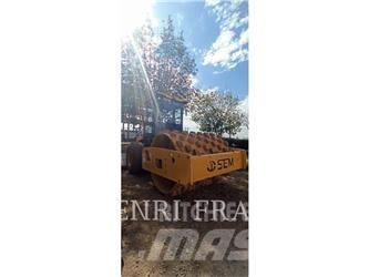 SEM MACHINERY 510 Erdbauwalzen