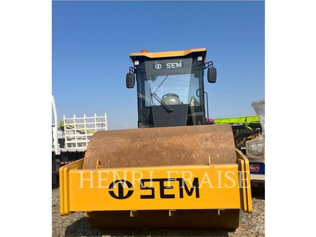 SEM MACHINERY 510 Erdbauwalzen