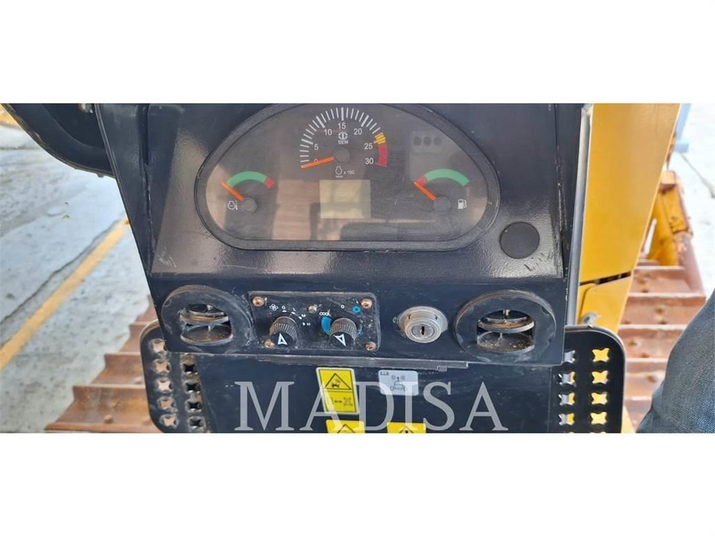 SEM MACHINERY SEM822D Bulldozer