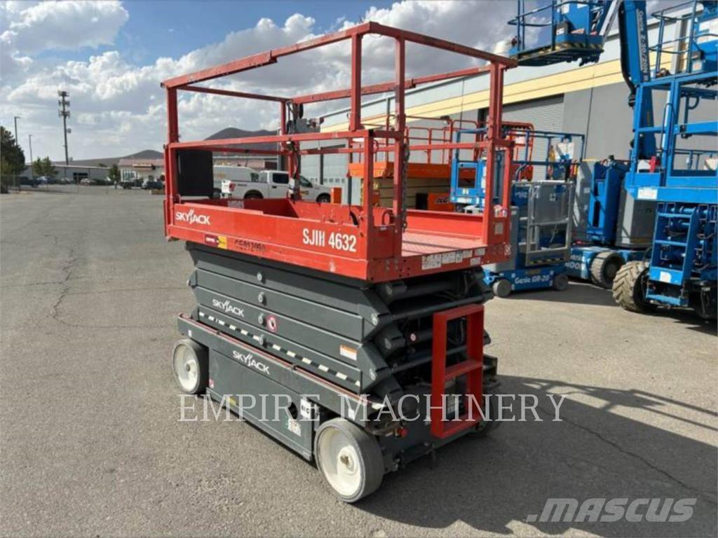 Skyjack 4632 Gelenkteleskoparbeitsbühnen