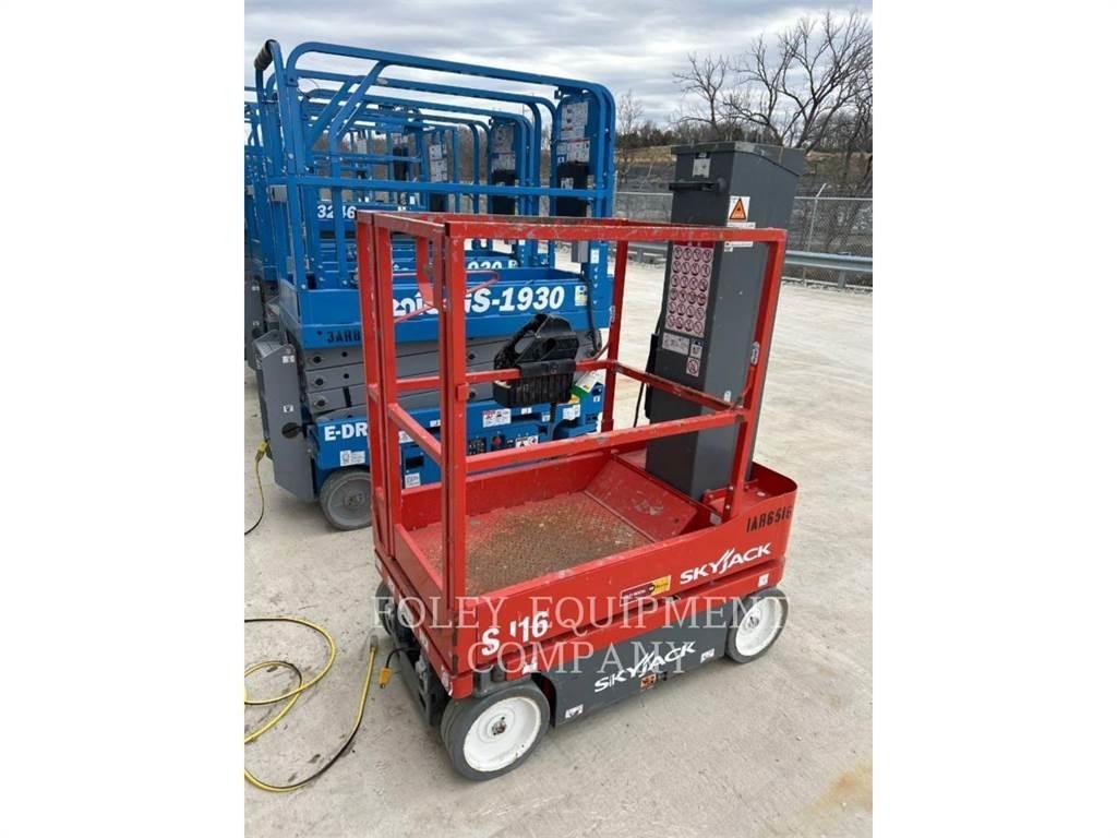 Skyjack (OBSOLETE) SJ16 Scheren-Arbeitsbühnen