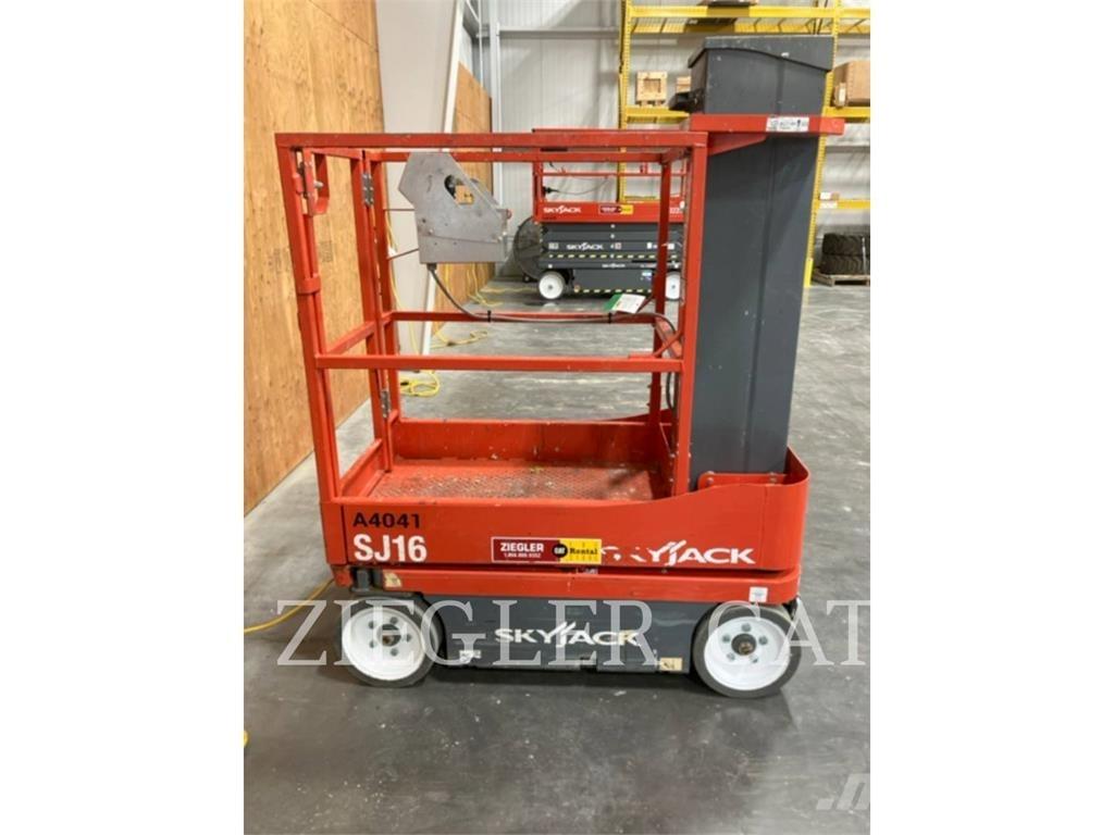 Skyjack SJ16 Scheren-Arbeitsbühnen