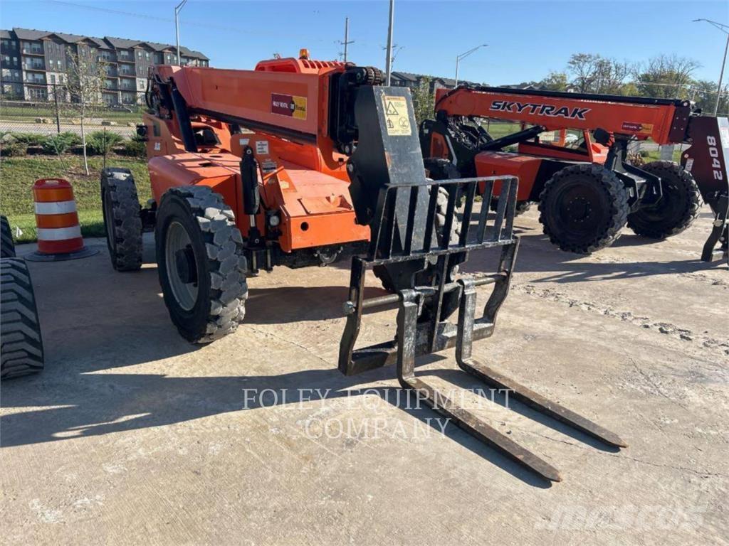 SkyTrak 6042O Teleskoplader