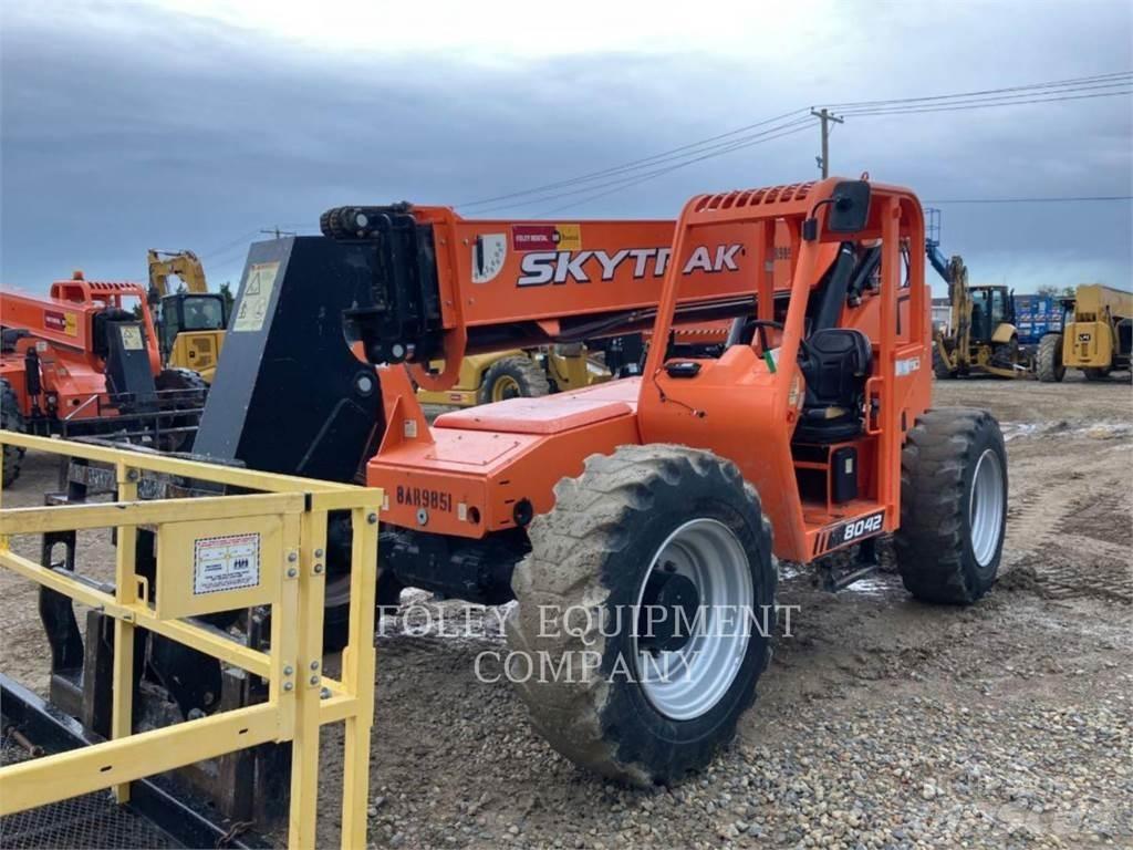SkyTrak 8042O Teleskoplader