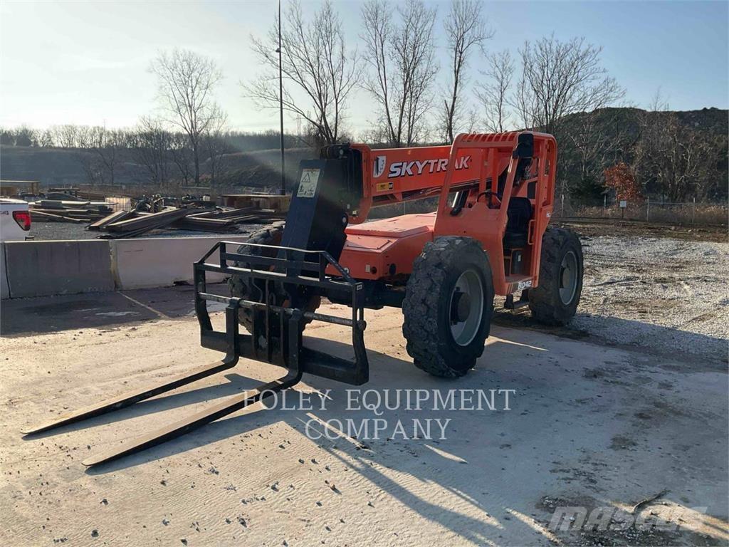 SkyTrak 8042O Teleskoplader