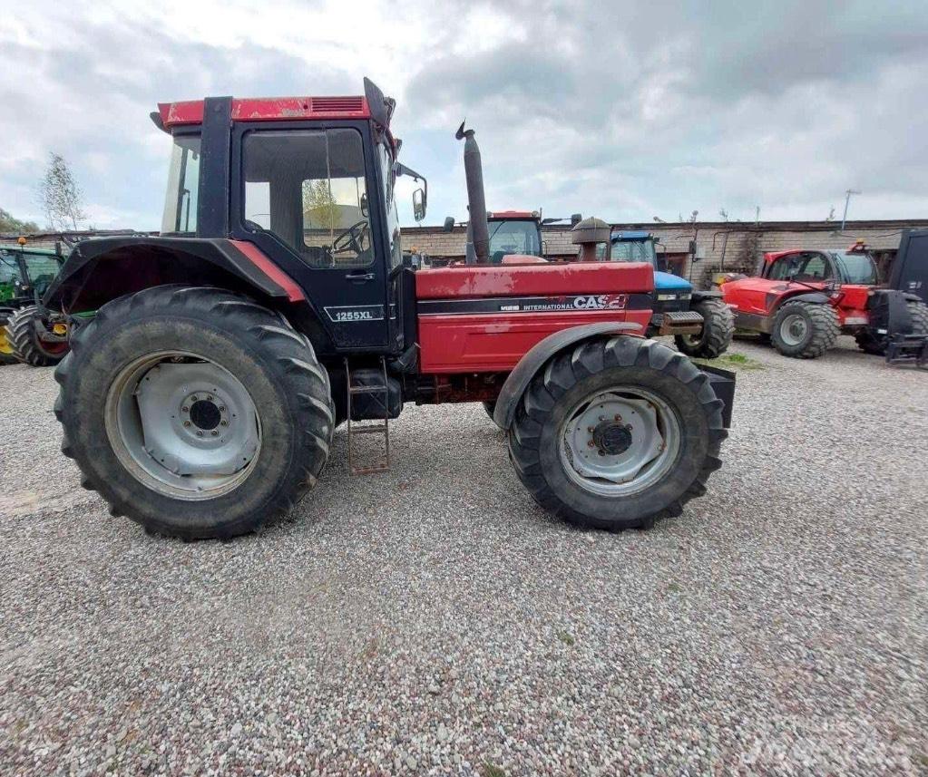 Case IH 1255 XL Traktoren