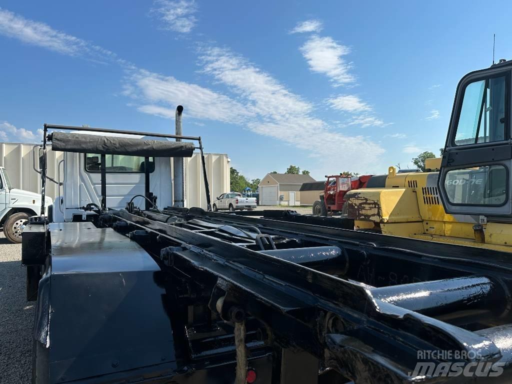 Mack GRANITE CV713 Absetzkipper