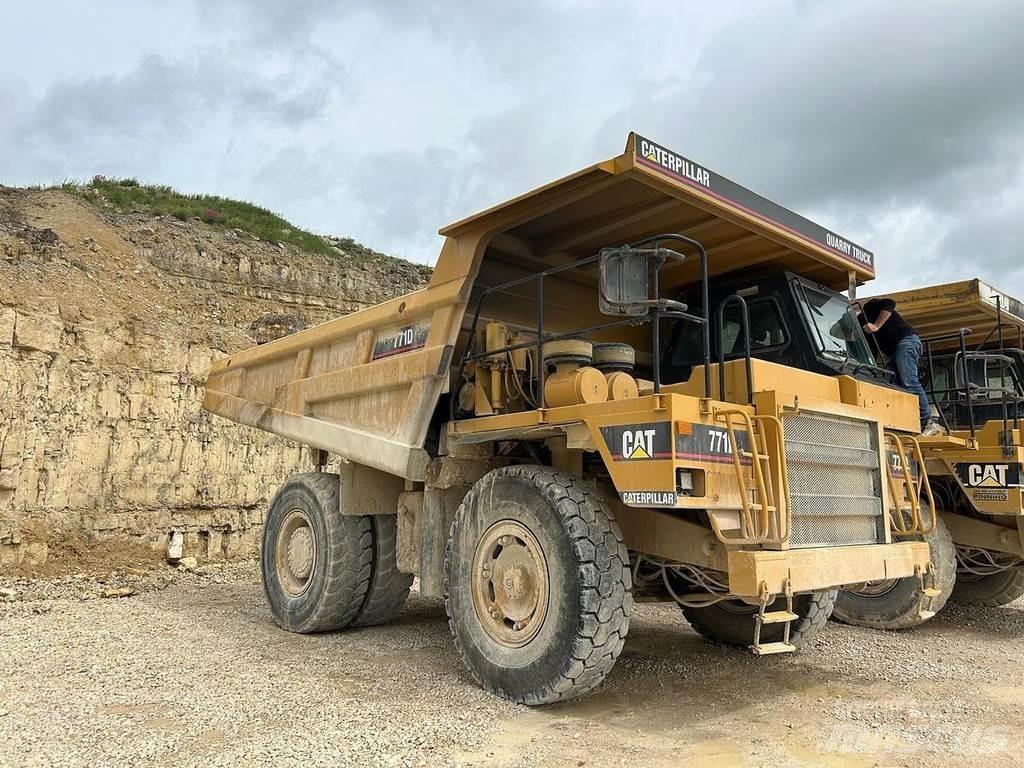CAT 771D Minidumper