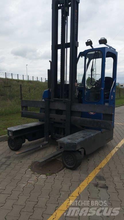 Hubtex DQ 30 G Seitenstapler