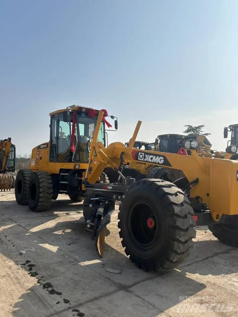 XCMG GR 2153 Grader
