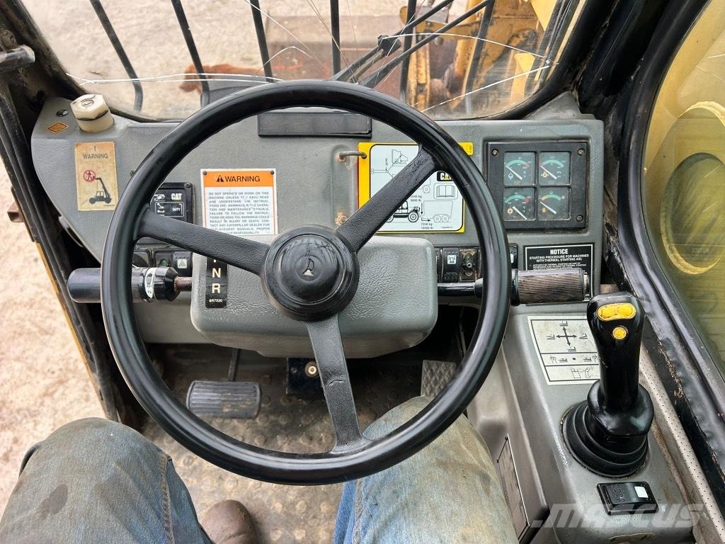 CAT TH 62 Teleskoplader