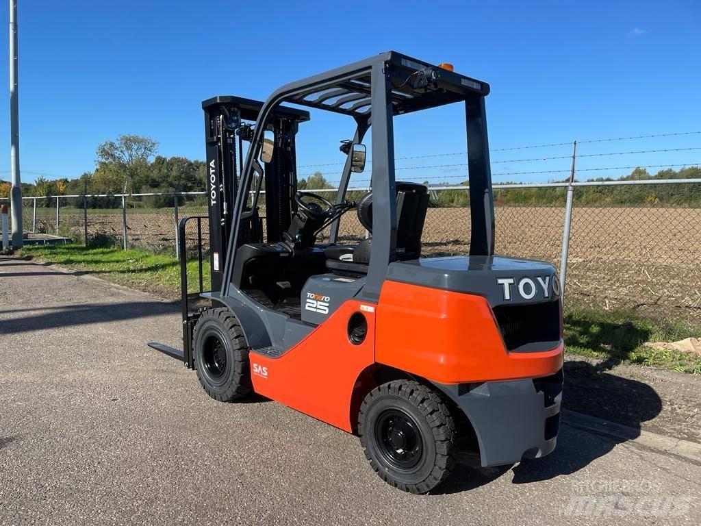 Toyota 8 FD F 25 Dieselstapler