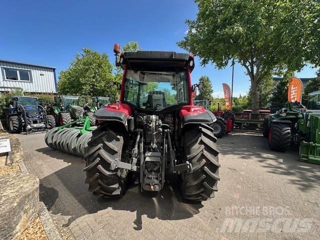 Valtra A 115 MH4 Traktoren