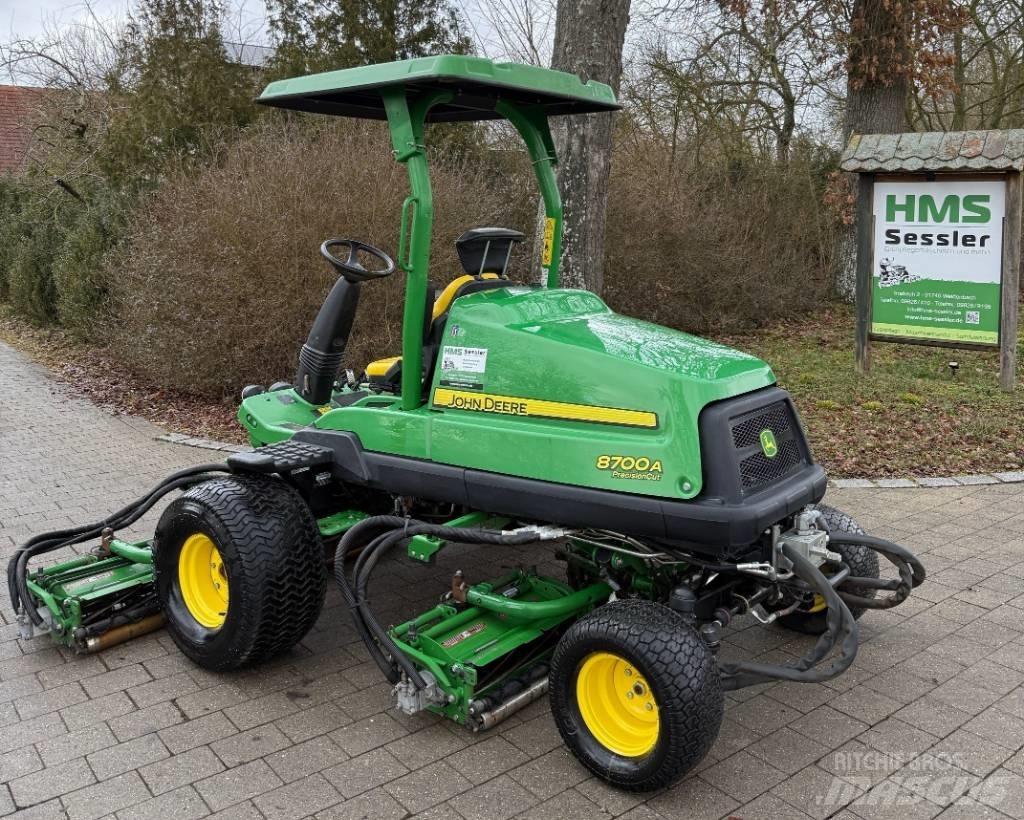 John Deere 8700 A Fairway-Mäher