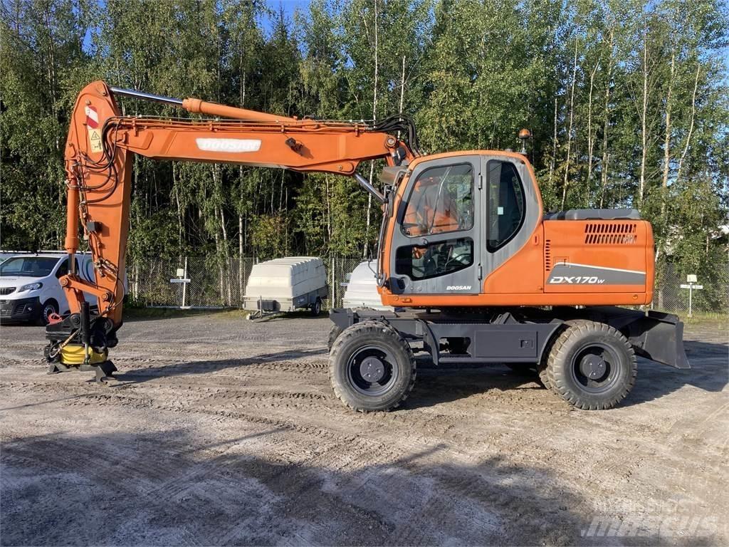 Doosan DX 170 W Mobilbagger