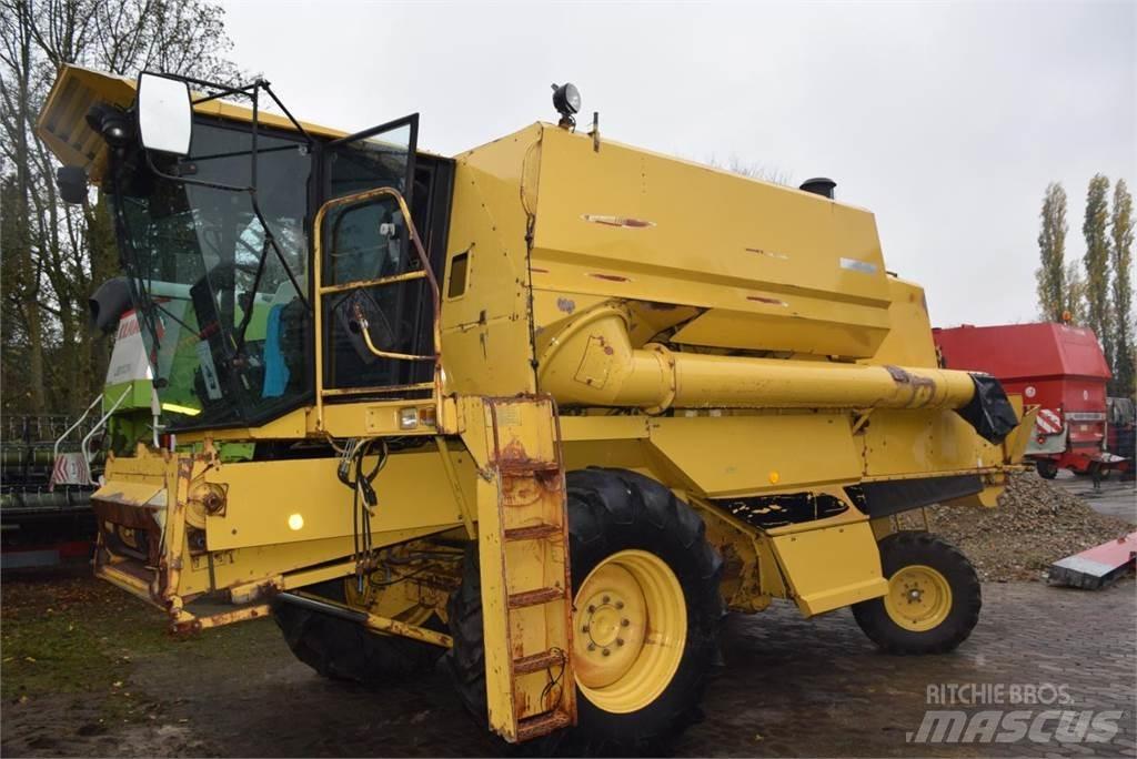 New Holland TF 42 Mähdrescher