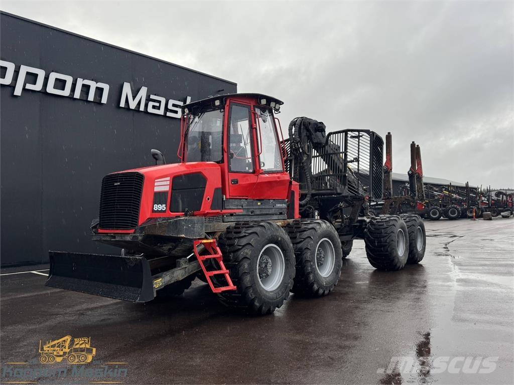 Komatsu 895 Forwarder