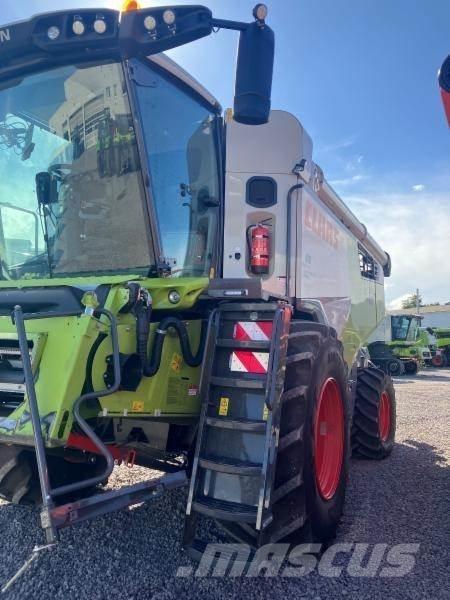 CLAAS TRION 750 Mähdrescher