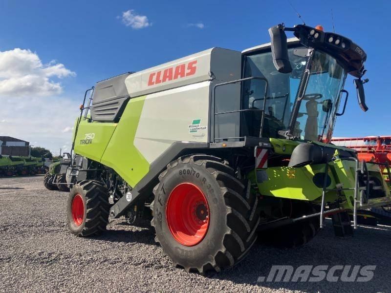 CLAAS TRION 750 Mähdrescher