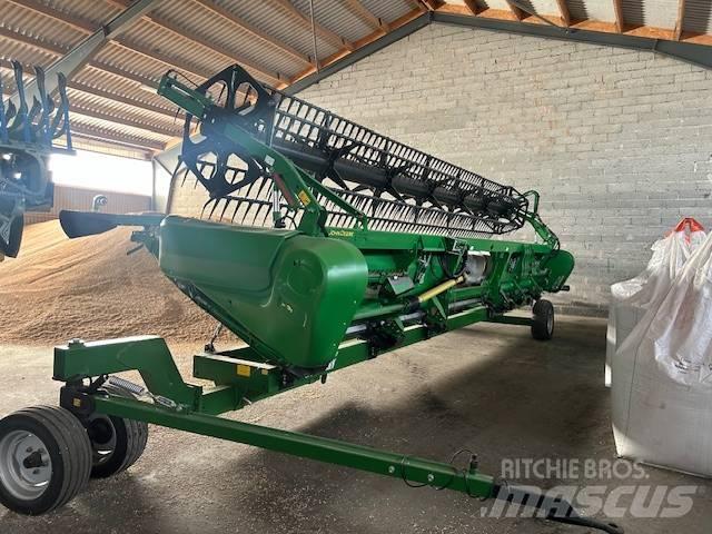 John Deere S 670 i Mähdrescher