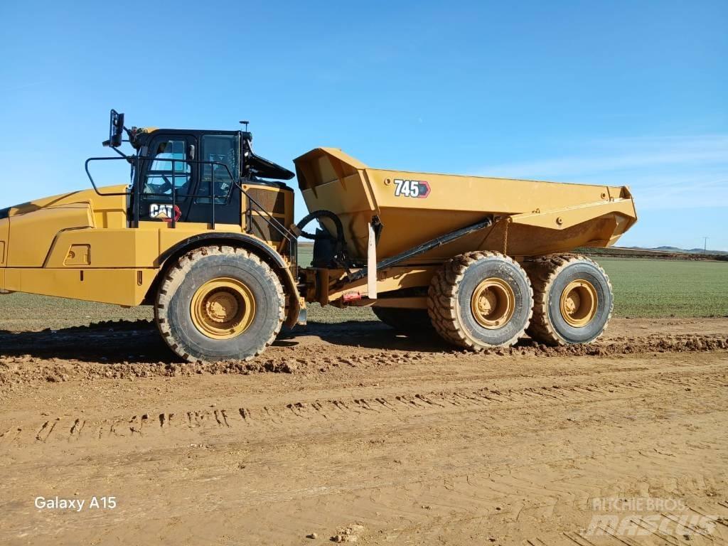 CAT 745 Dumper - Knickgelenk