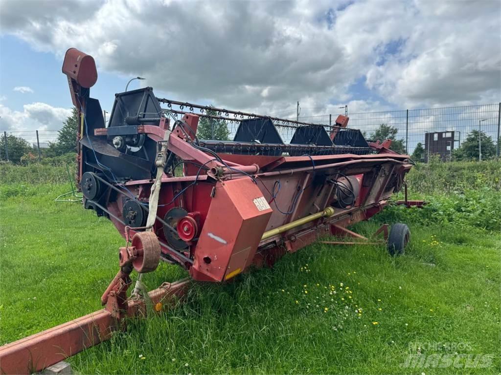 Case IH 1680 Axial Mähdrescher