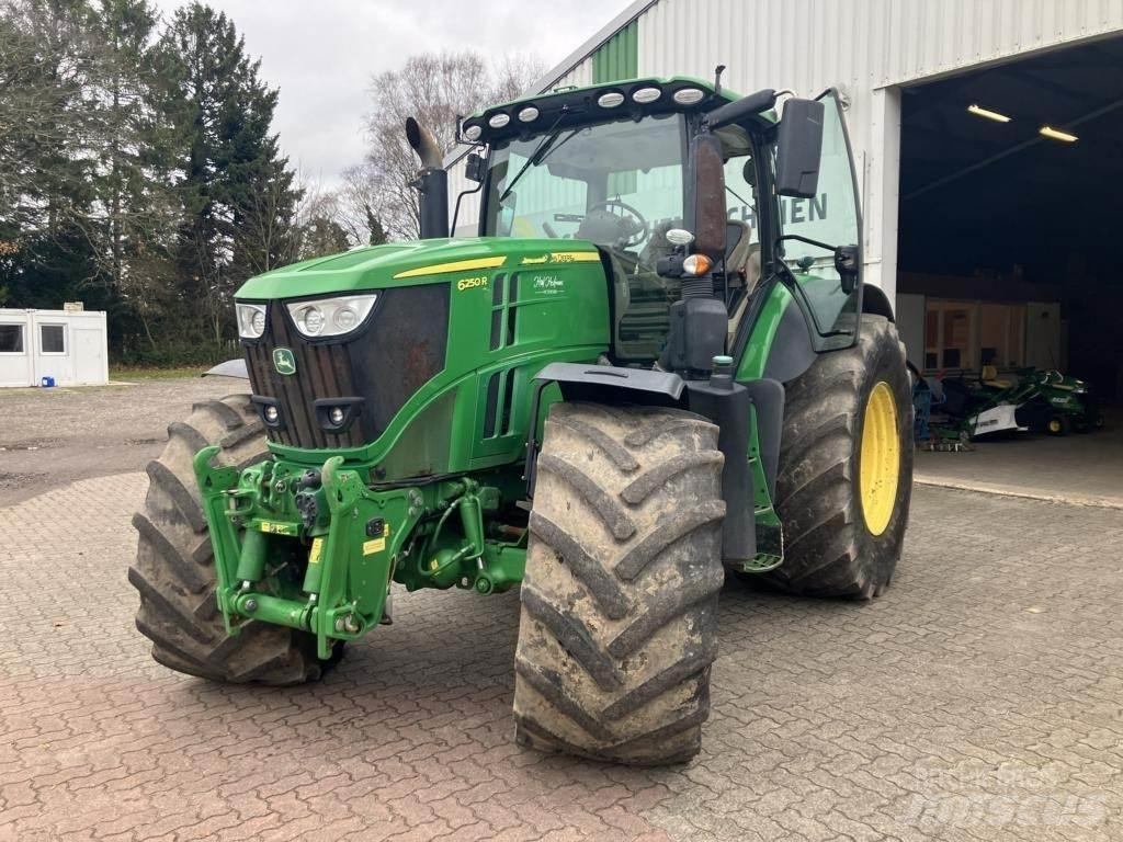 John Deere 6250R Traktoren