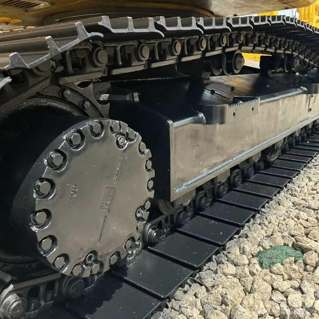 Komatsu PC 200-8 Raupenbagger