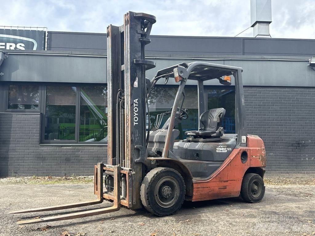 Toyota 8FDF25 Dieselstapler