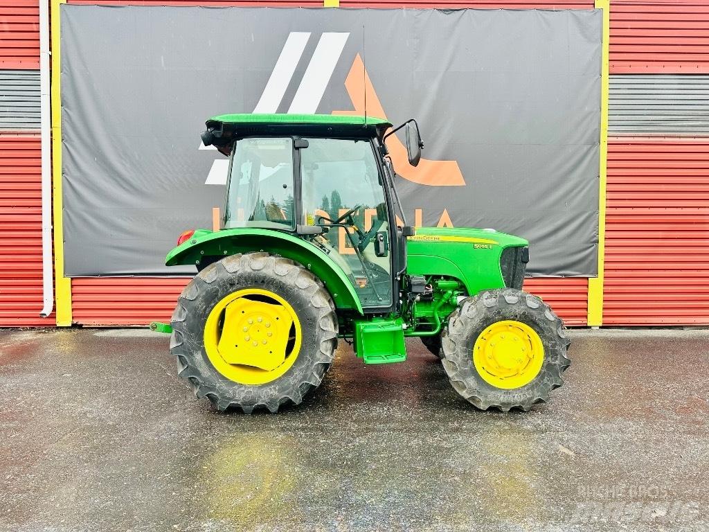 John Deere 5055 E Traktoren