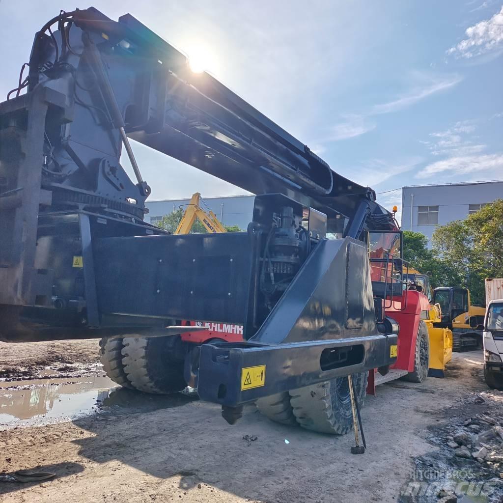 Kalmar DRT 450 Reach-Stacker